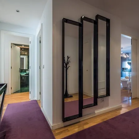 Flamingos - Spacious 2 Bedroom Apt With Ac And Outdoor Area