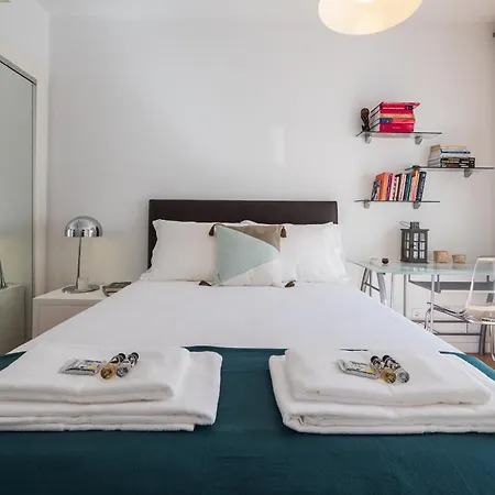 Flamingos - 81258al アパート